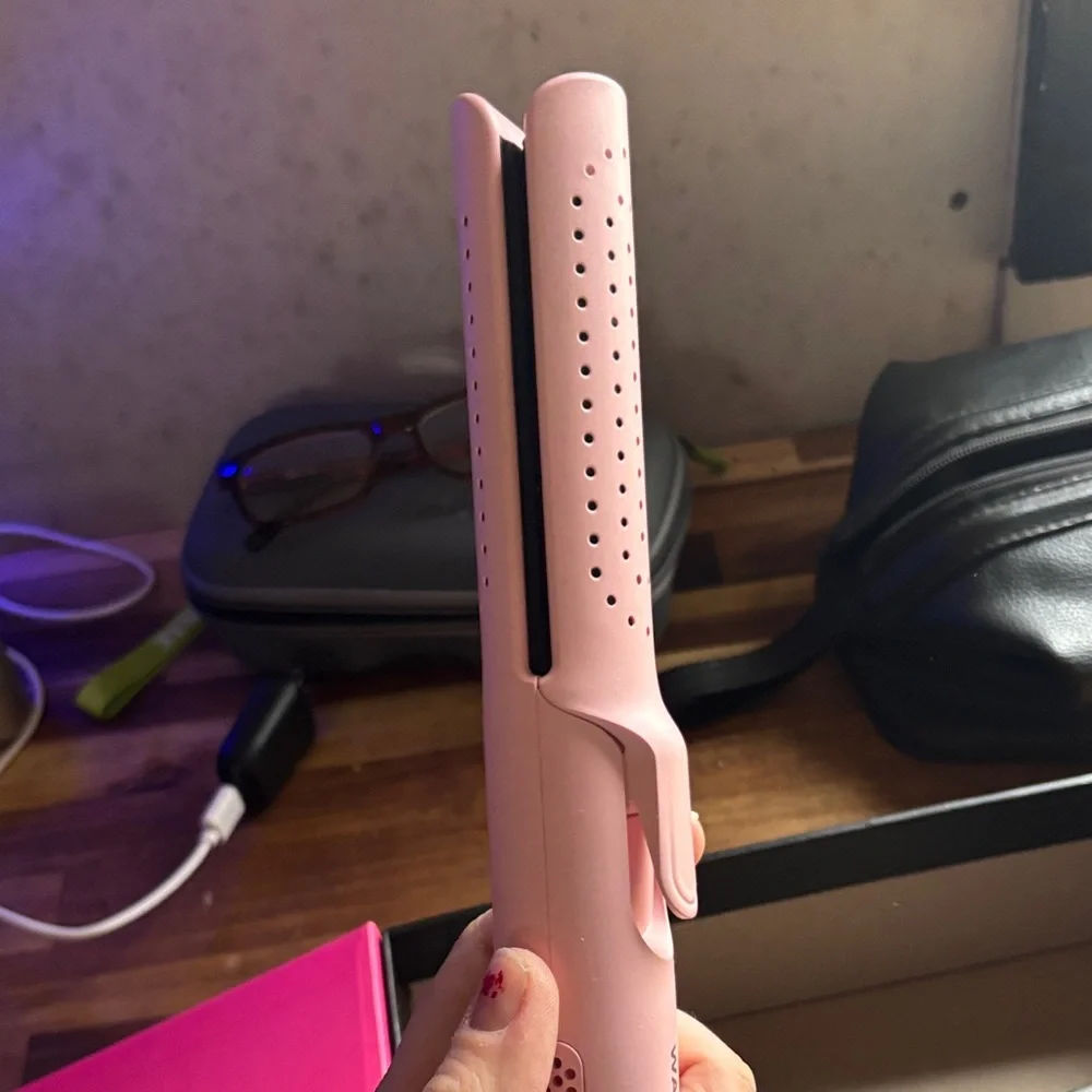 Pink Travel Hair Dryer with Diffuser - Compact Lightweight Styling Tool - Picture 4 of 7